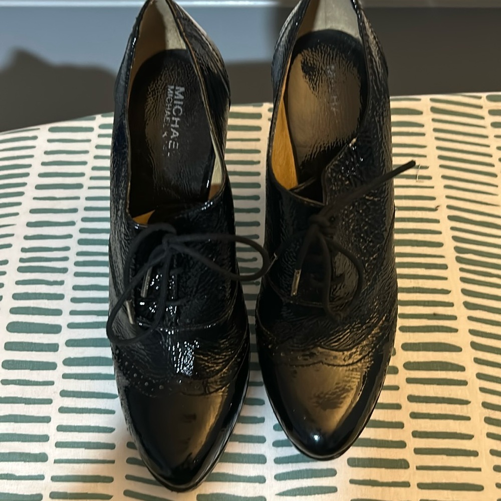 Black ladies size 10 platform shoes, barely worn but too cute not to share!